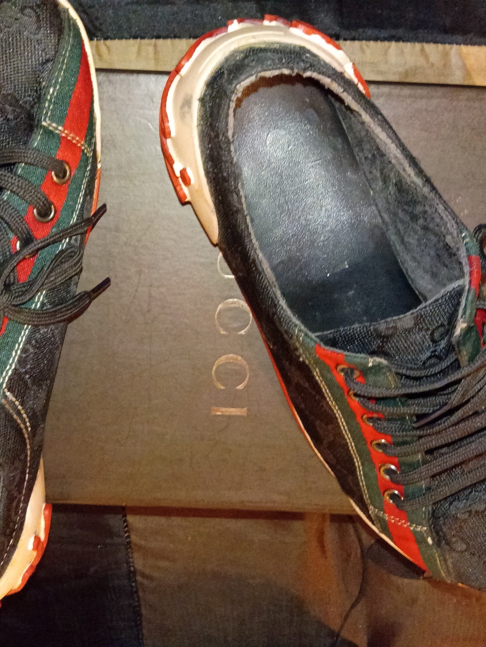 Gucci Women's Low-Top Sneaker in Black, Red & Green